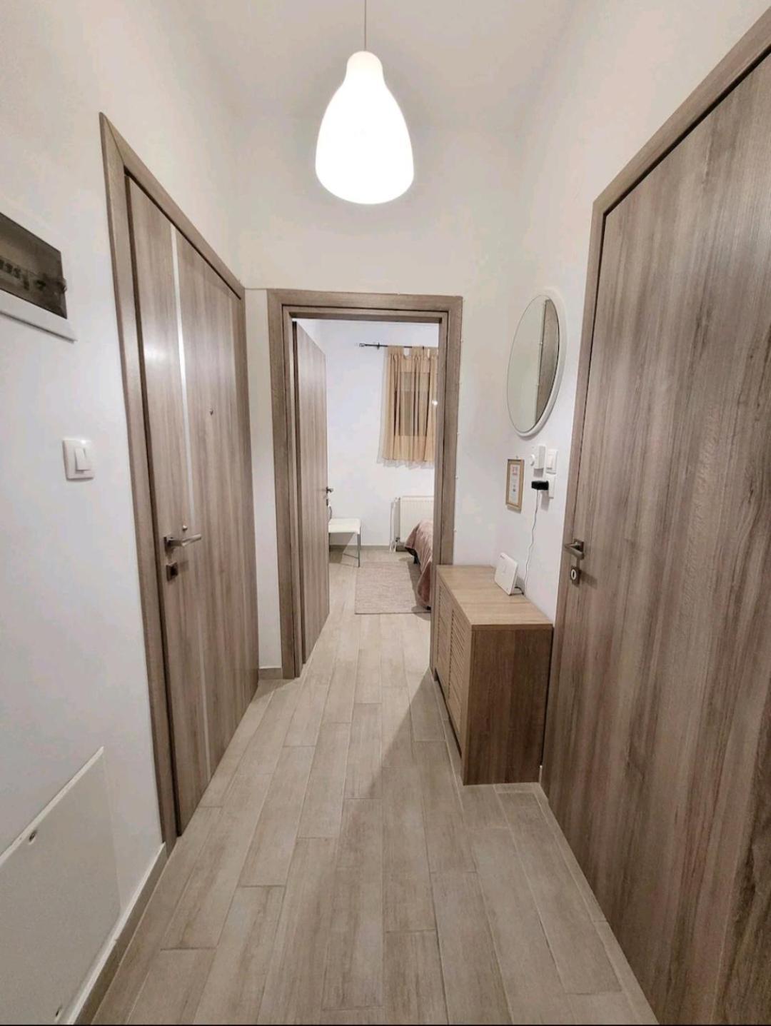 Center River Apartment 플로리나 외부 사진