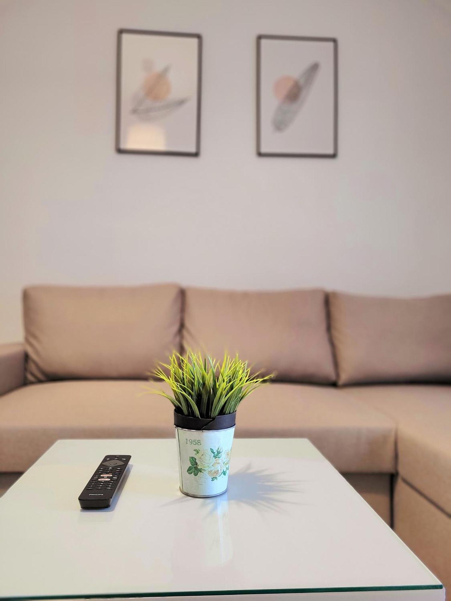 Center River Apartment 플로리나 외부 사진